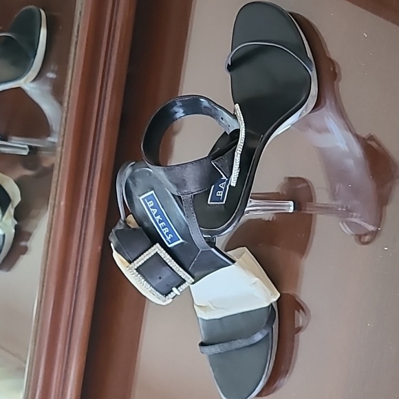 Brand new size 6 Bakers heels - Picture 2 of 7